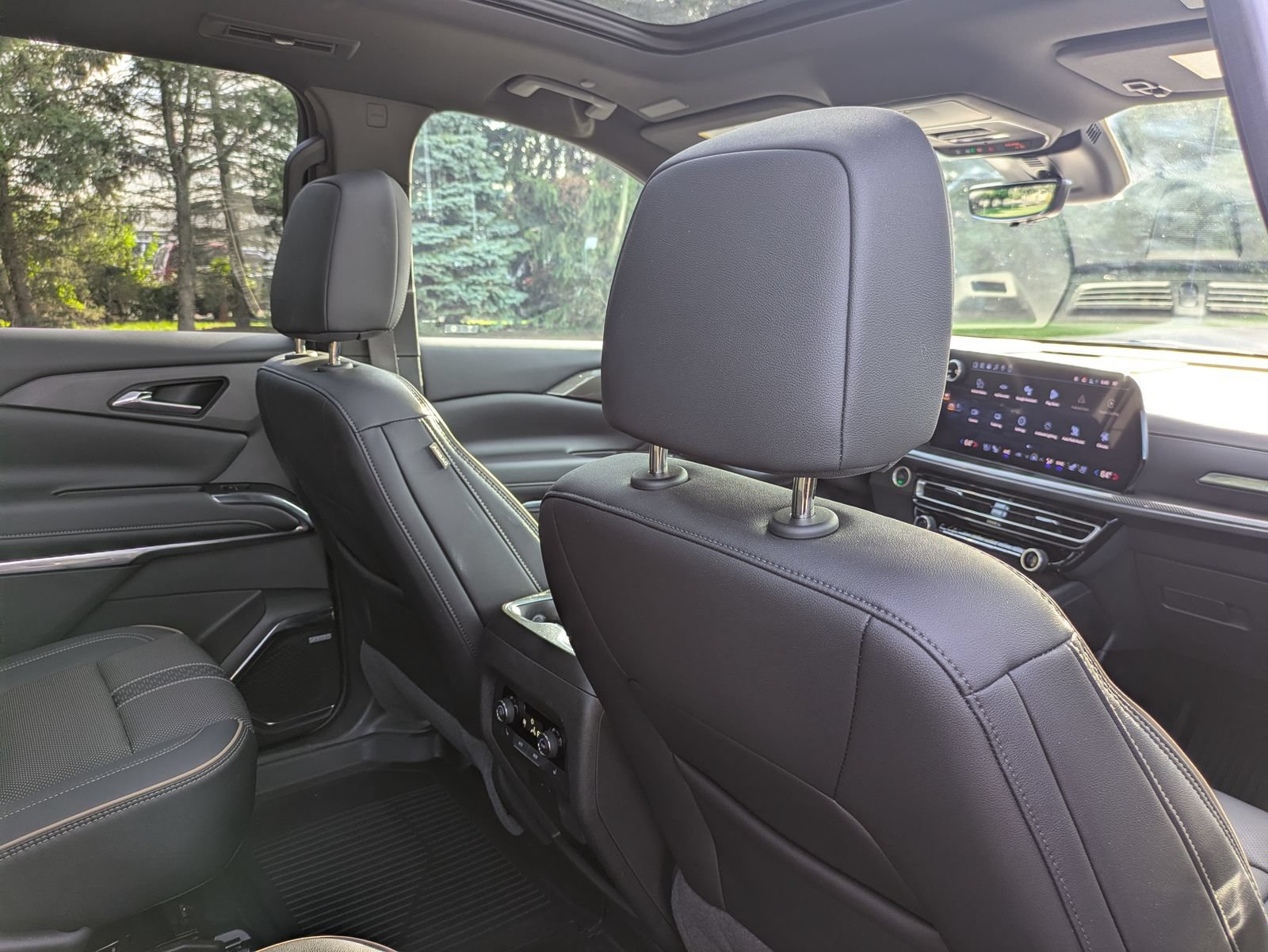 2025 Chevrolet Traverse High Country - Photo 22