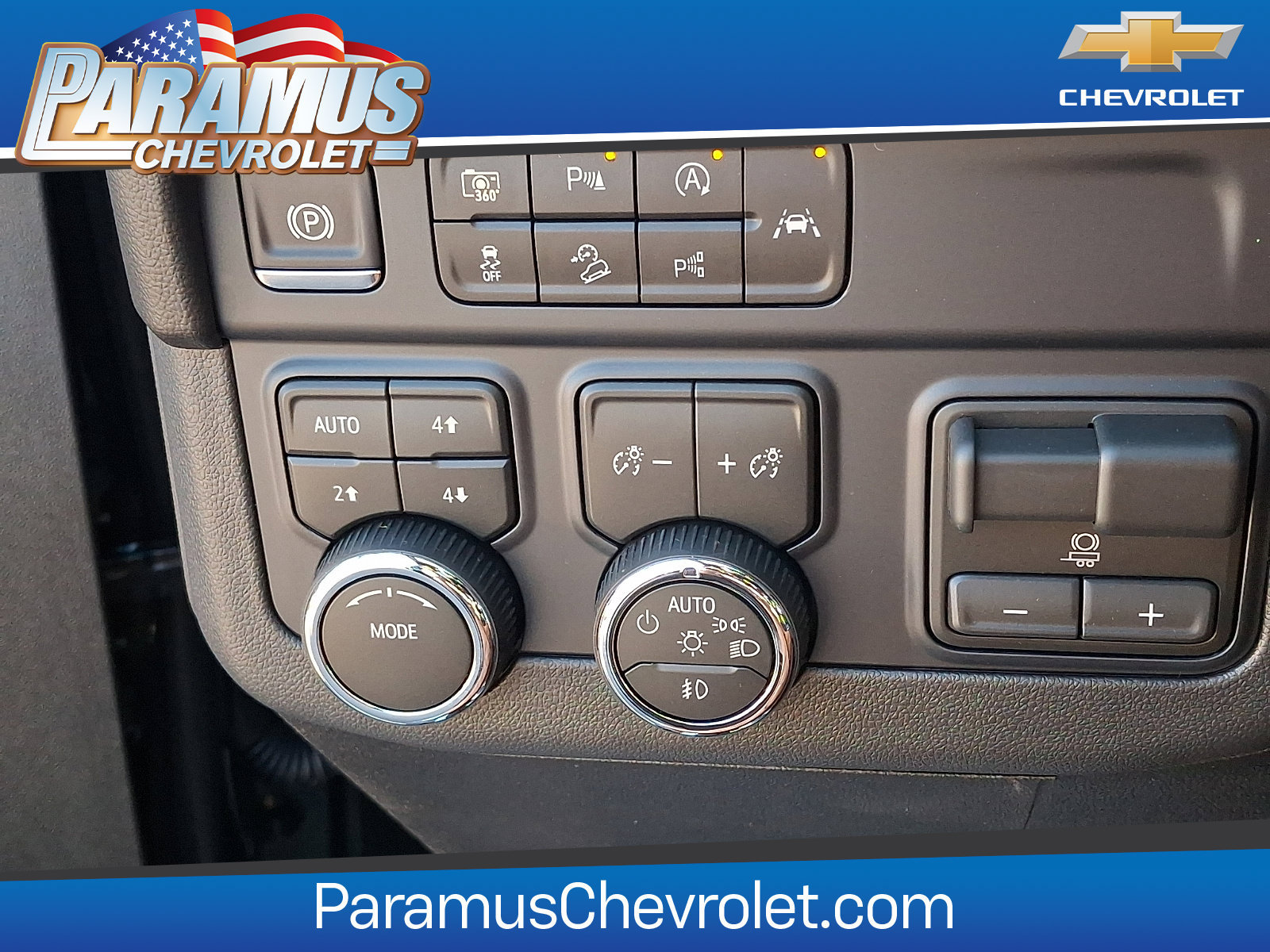 2026 Chevrolet Suburban Premier - Photo 17
