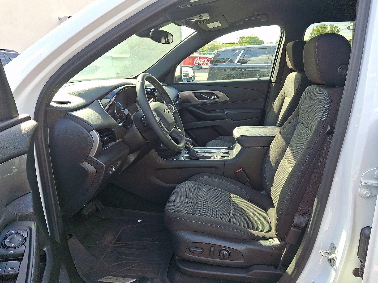 2023 Chevrolet Traverse 1LT - Photo 12