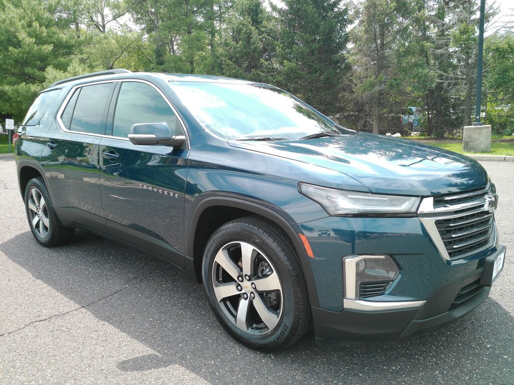 Used 2023 Chevrolet Traverse LT Leather SUV