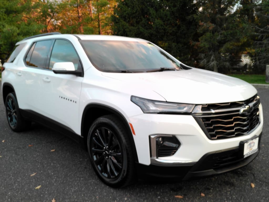 Used 2023 Chevrolet Traverse RS SUV