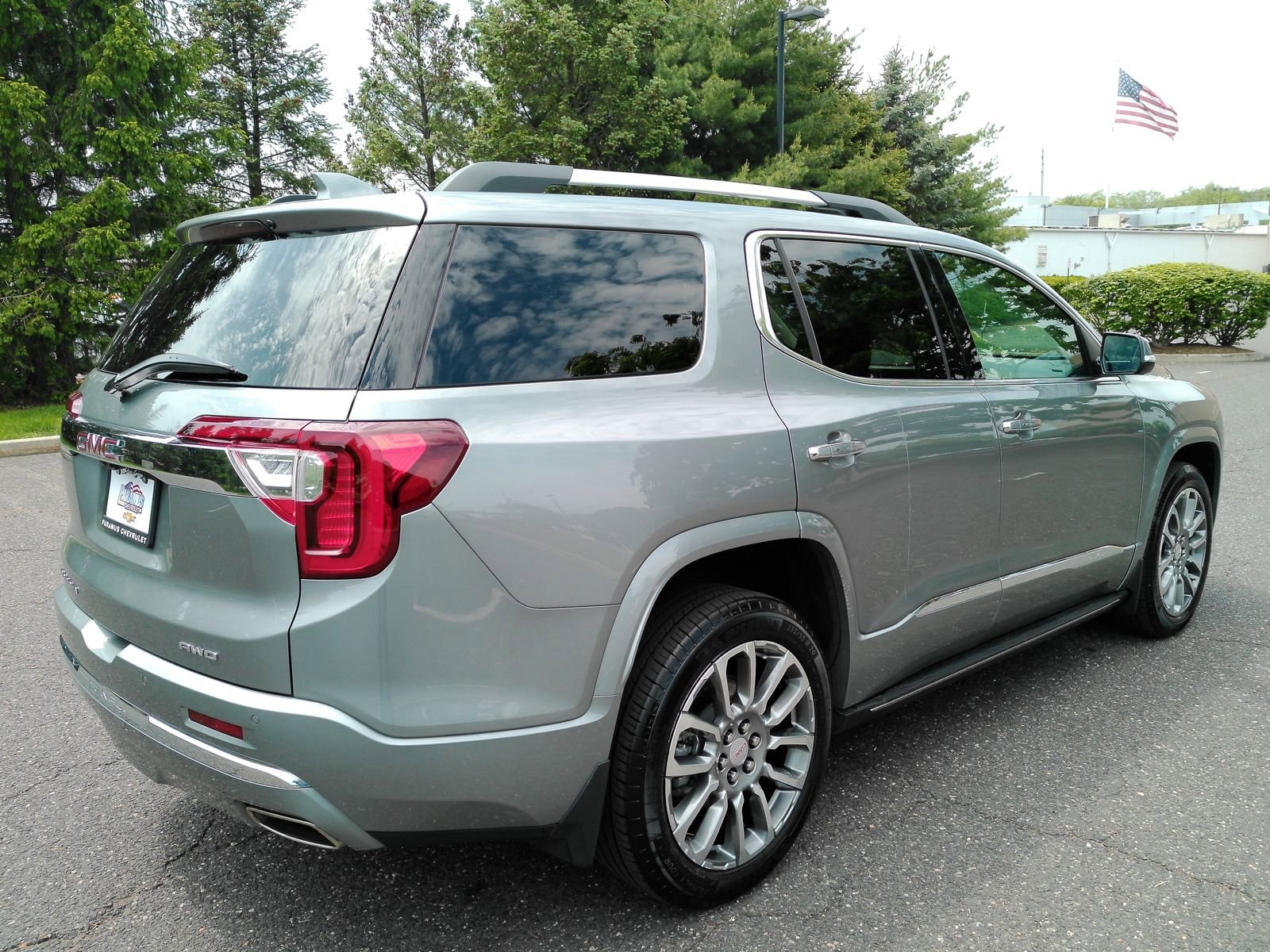 View vehicle photo 6