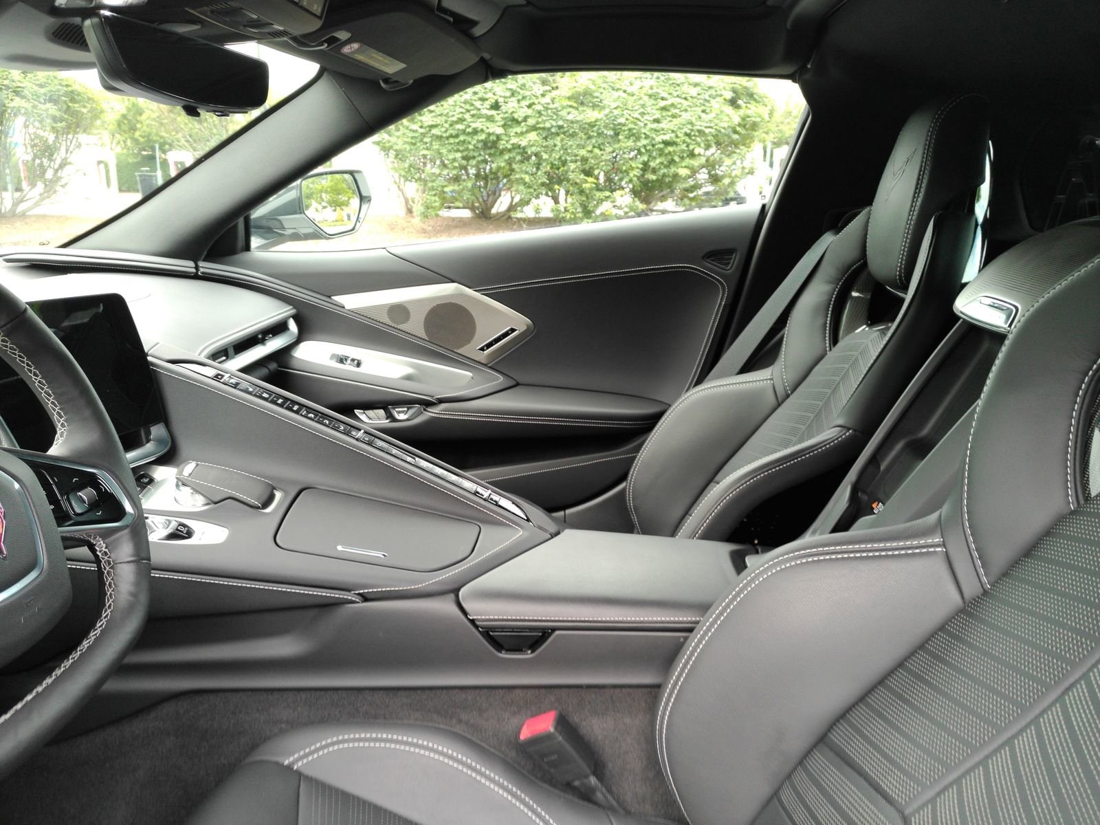 2024 Chevrolet Corvette 2LT - Photo 10