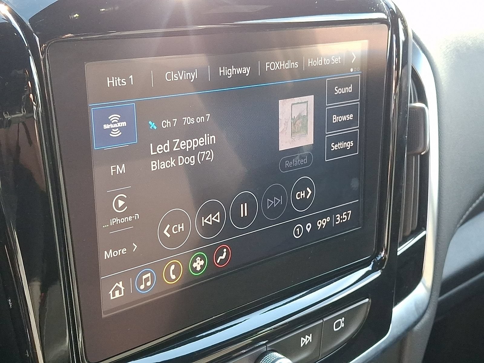 2023 Chevrolet Traverse 1LT - Photo 15