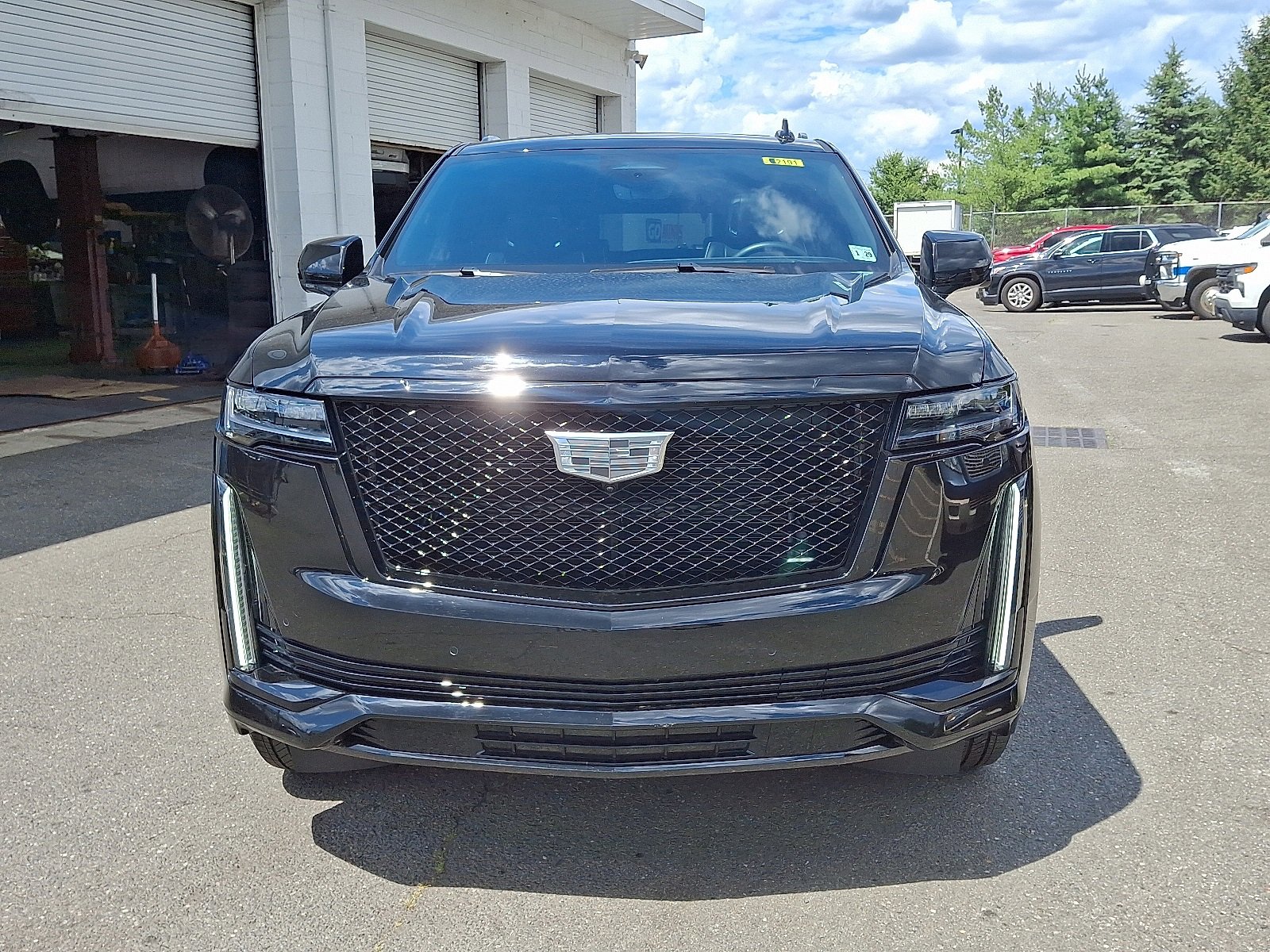 2024 Cadillac Escalade Sport photo 2