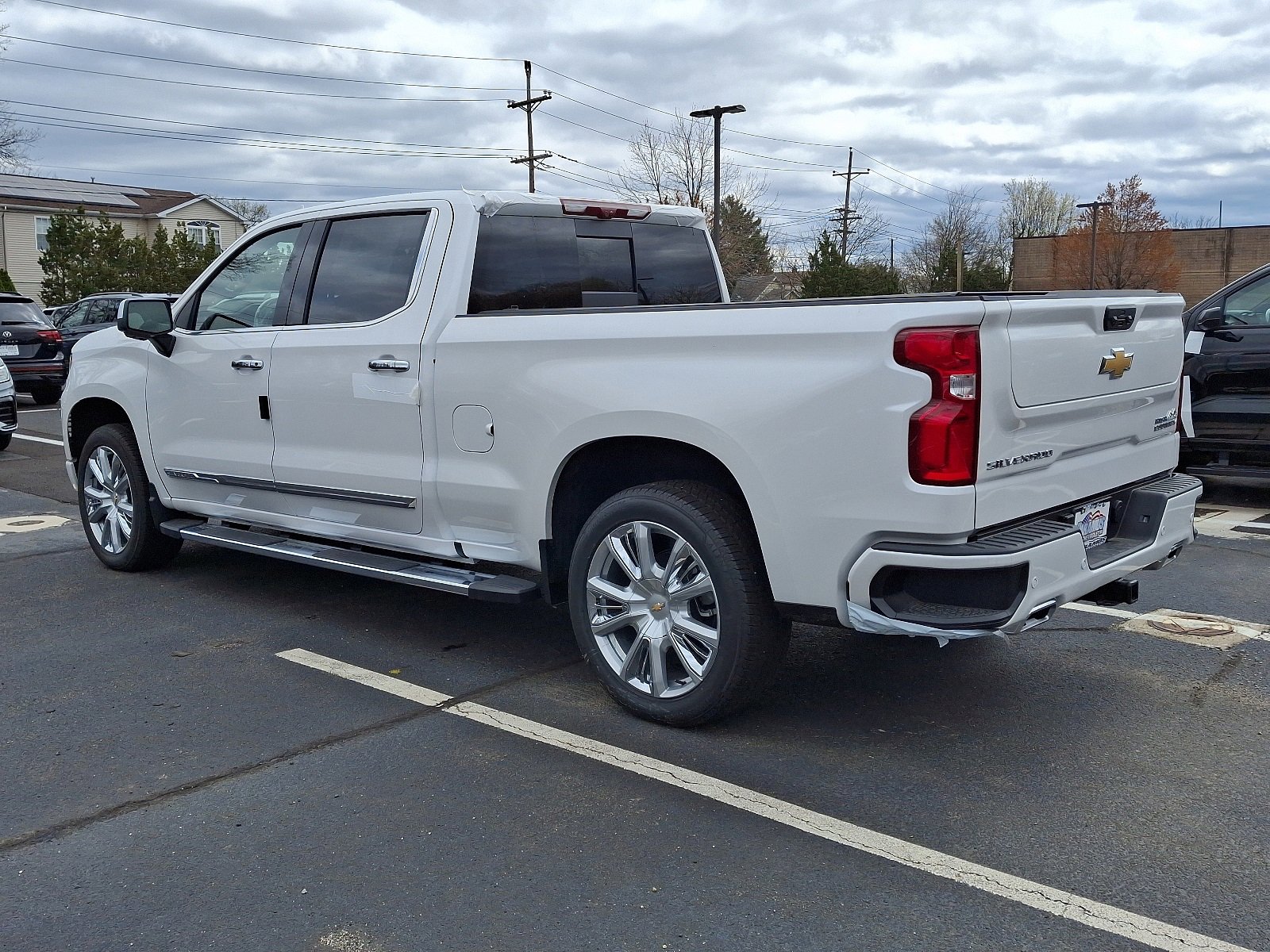 2025 Chevrolet Silverado 1500 High Country photo 3