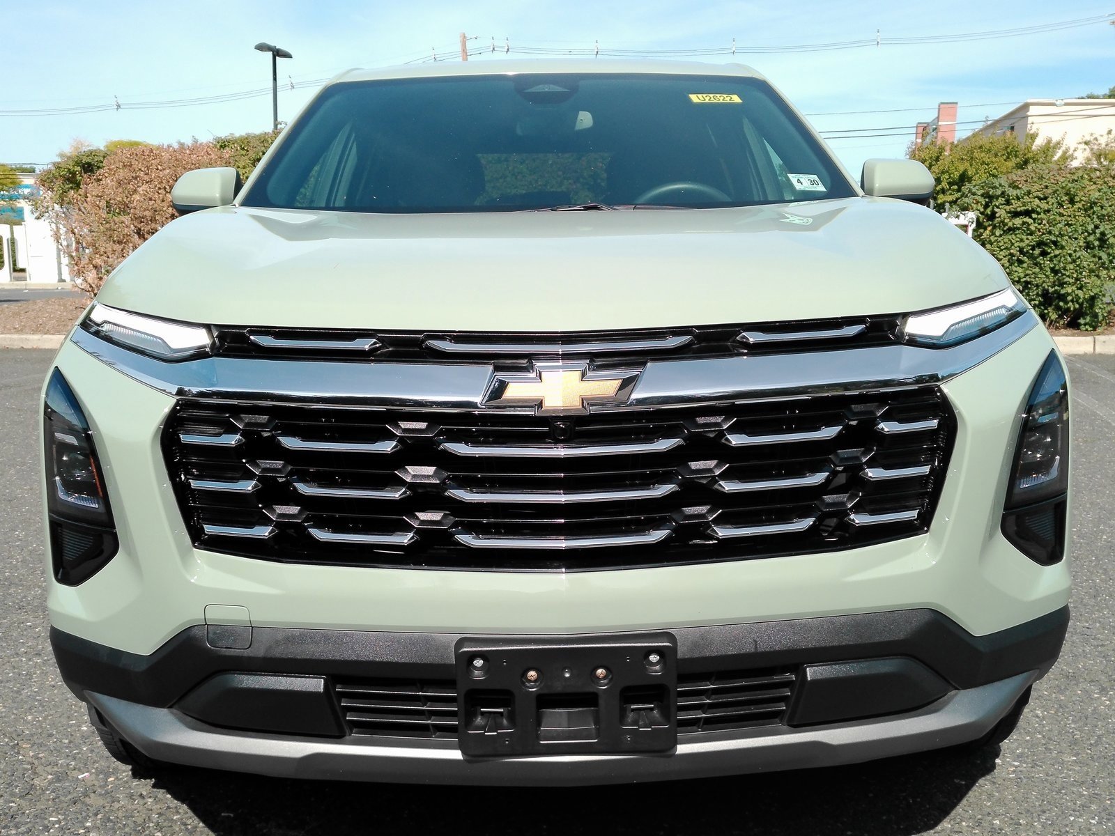 2025 Chevrolet Equinox LT photo 2