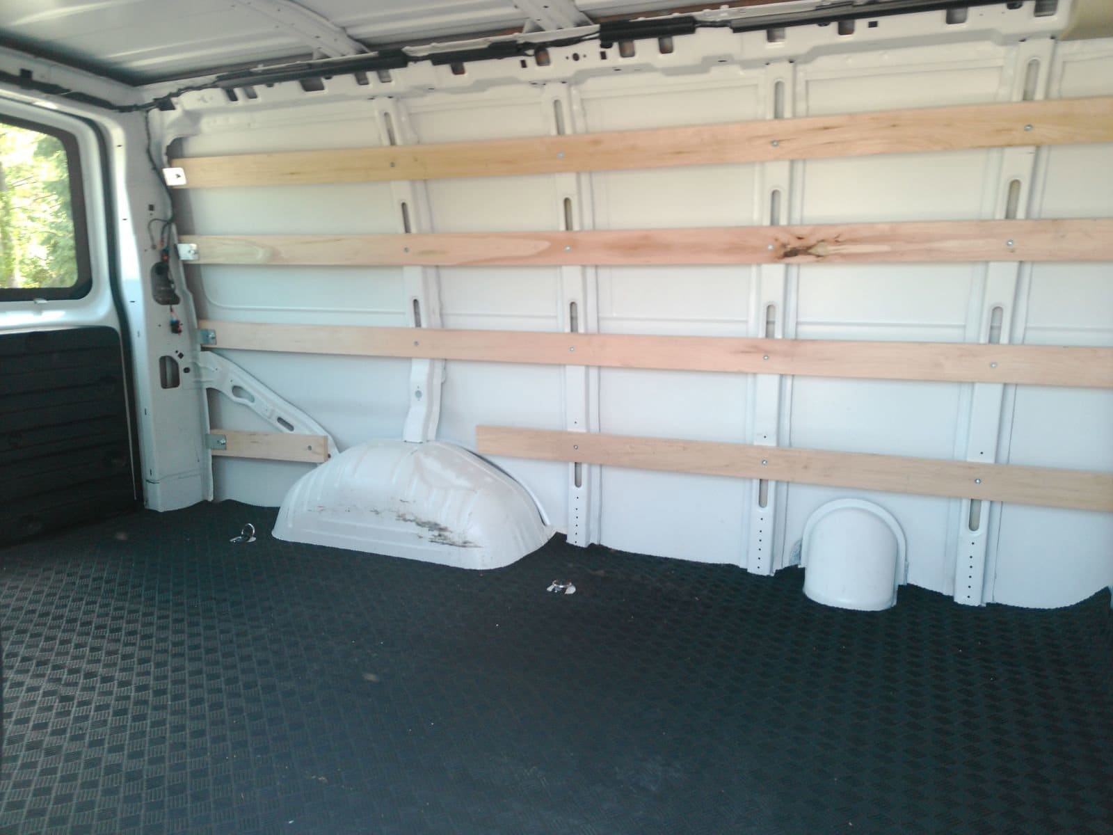 2025 Chevrolet Express Cargo Work Van - Photo 28