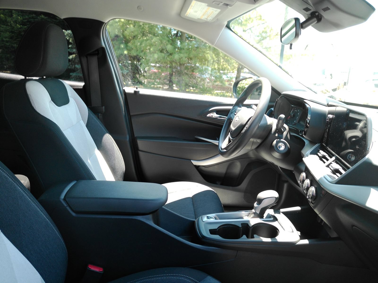 2024 Chevrolet Trax LS - Photo 8