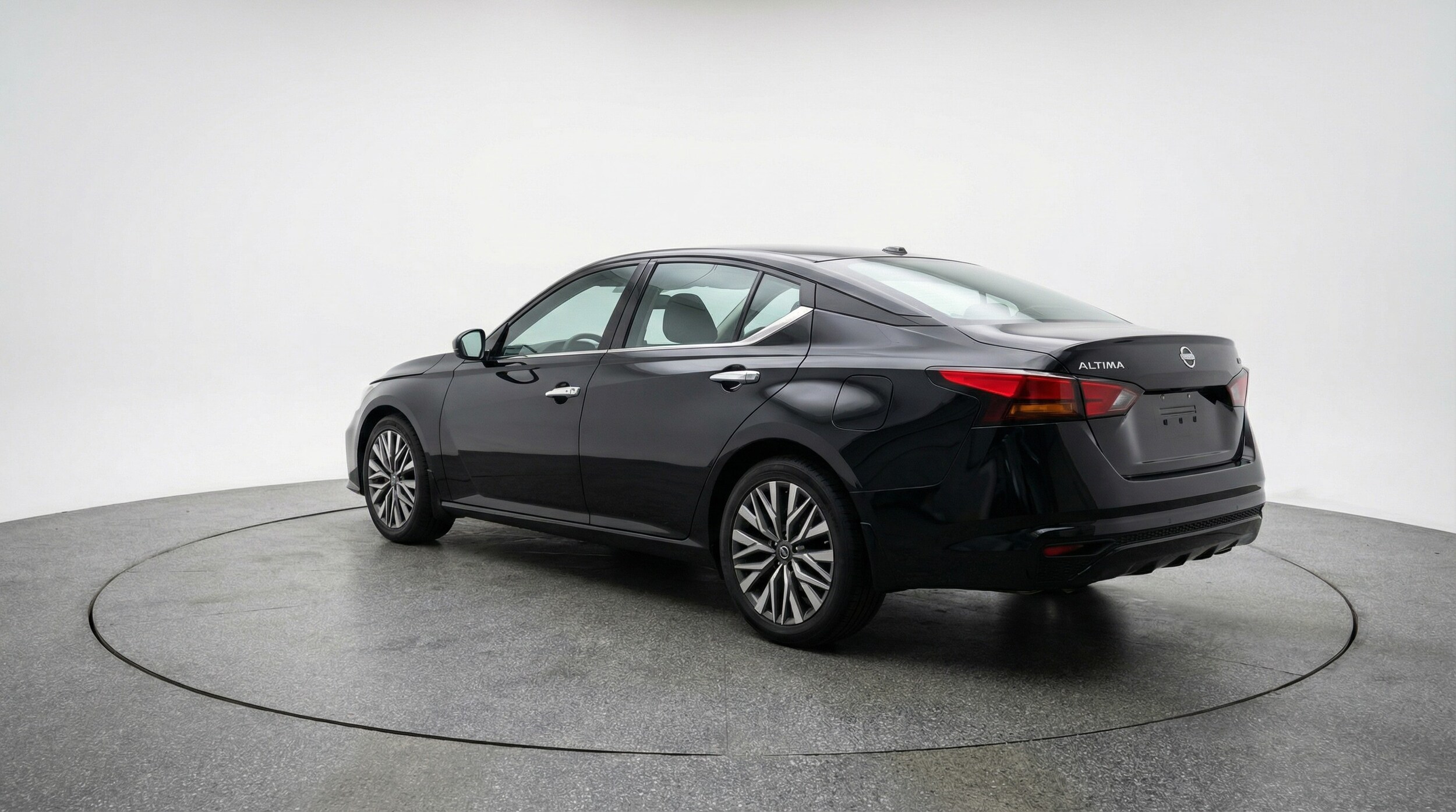 Thumbnail: 2025 Nissan Altima - 5