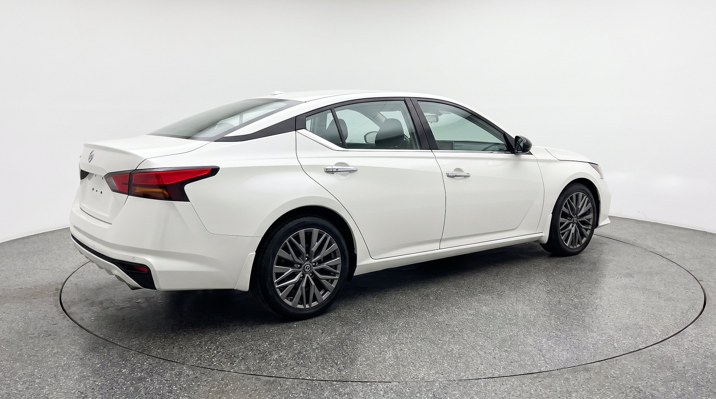 Thumbnail: 2025 Nissan Altima - 9