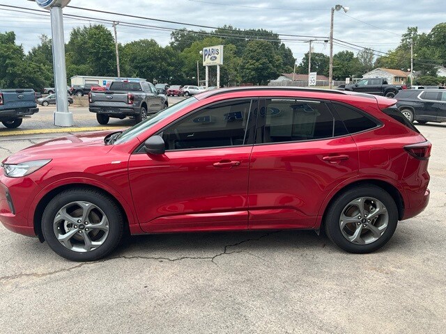 2024 Ford Escape ST-Line photo 2