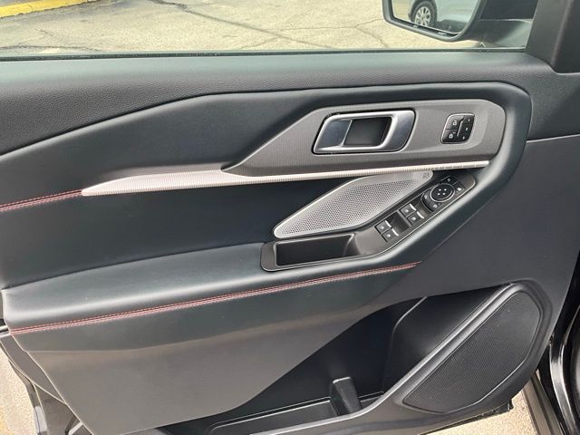 2025 Ford Explorer ST - Photo 14