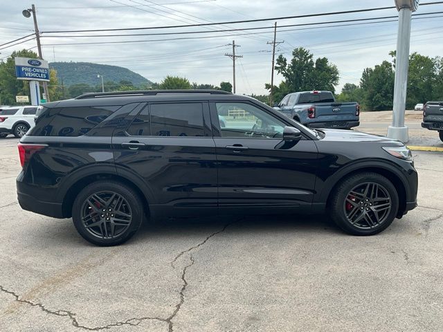 2025 Ford Explorer ST - Photo 8