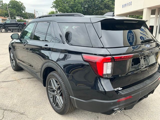 2025 Ford Explorer ST - Photo 9