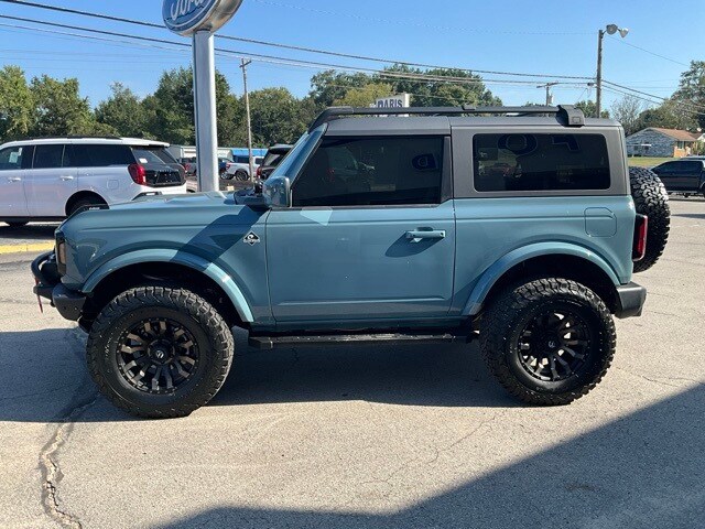 2021 Ford Bronco Outer Banks photo 2