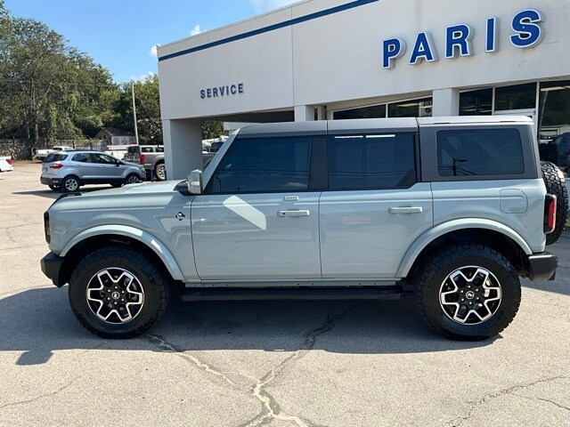 2022 Ford Bronco Outer Banks photo 2