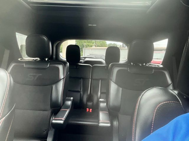 2025 Ford Explorer ST - Photo 18