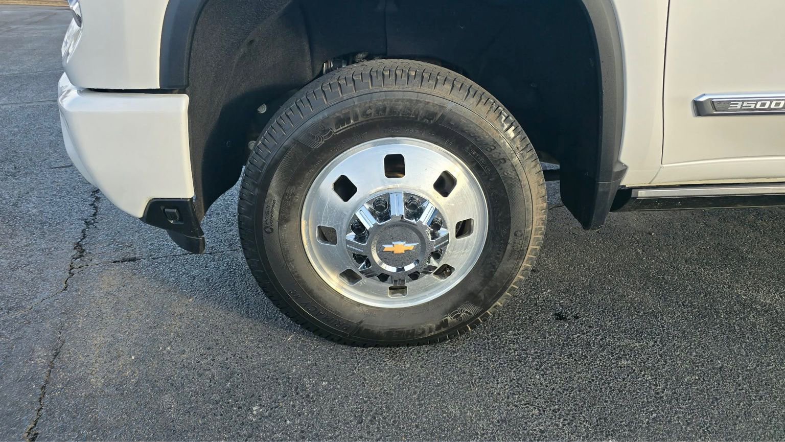 2024 Chevrolet Silverado 3500HD High Country - Photo 19