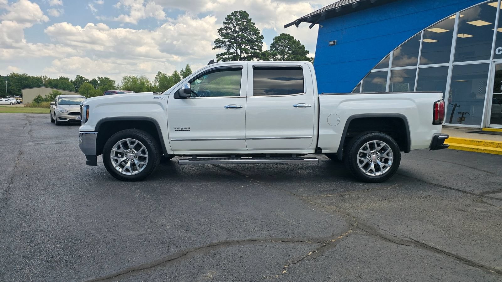 Used 2018 GMC Sierra 1500 SLT with VIN 3GTU2NEC5JG564493 for sale in Little Rock