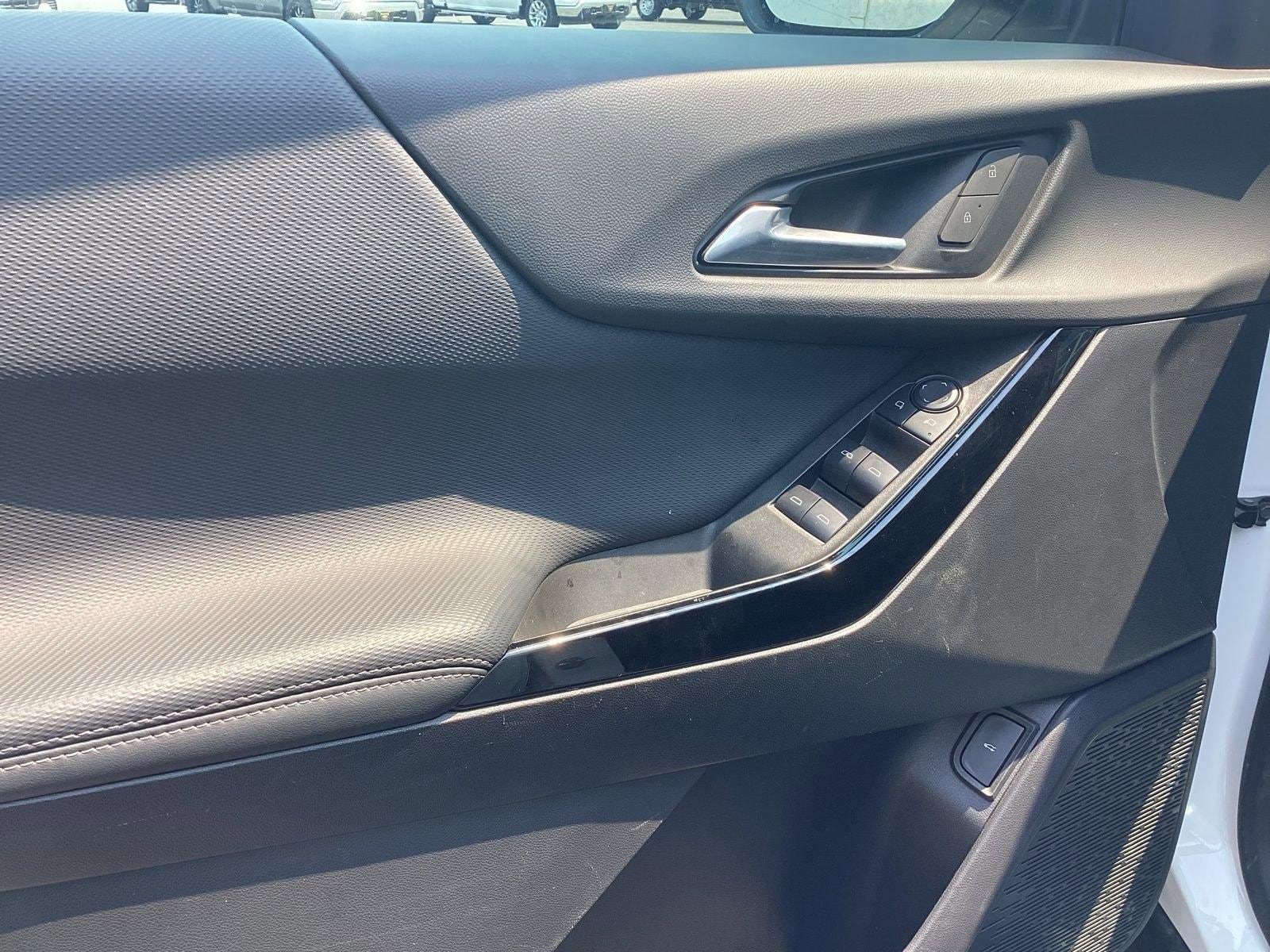 2025 Chevrolet Equinox LT - Photo 12