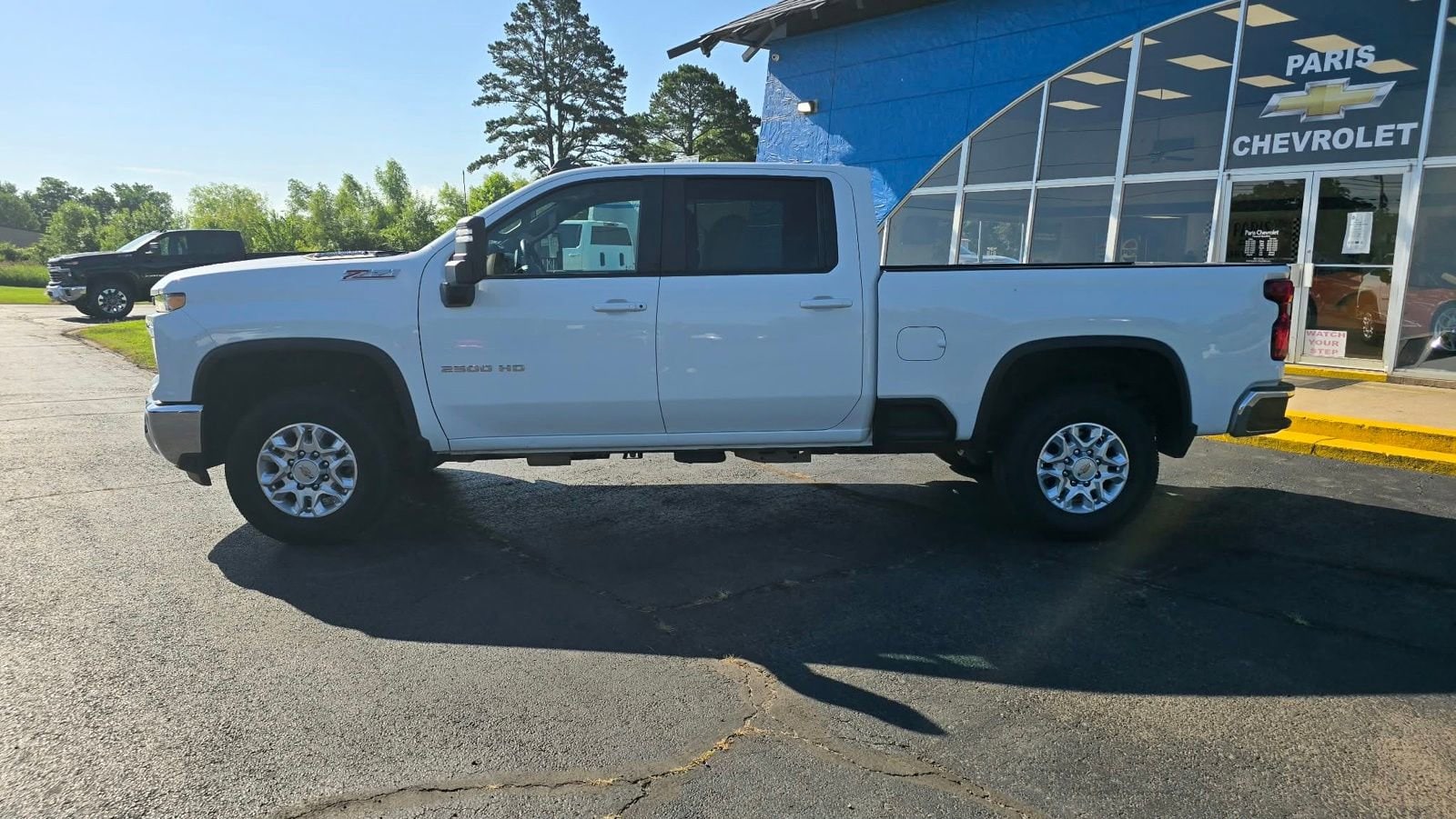 Used 2024 Chevrolet Silverado 2500HD LT with VIN 2GC4YNEY9R1144492 for sale in Little Rock