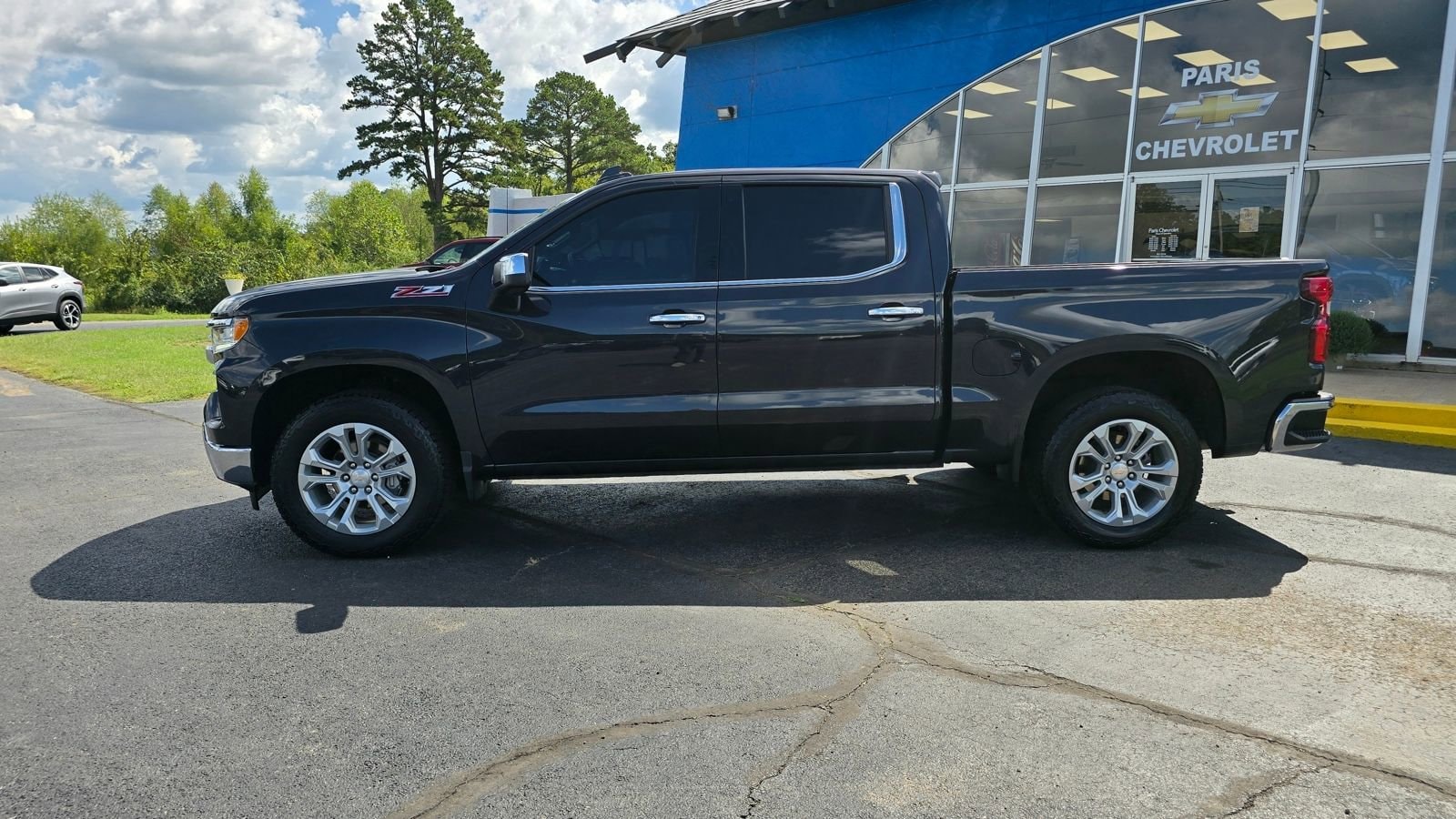 Used 2024 Chevrolet Silverado 1500 LTZ with VIN 3GCUDGED7RG232999 for sale in Little Rock