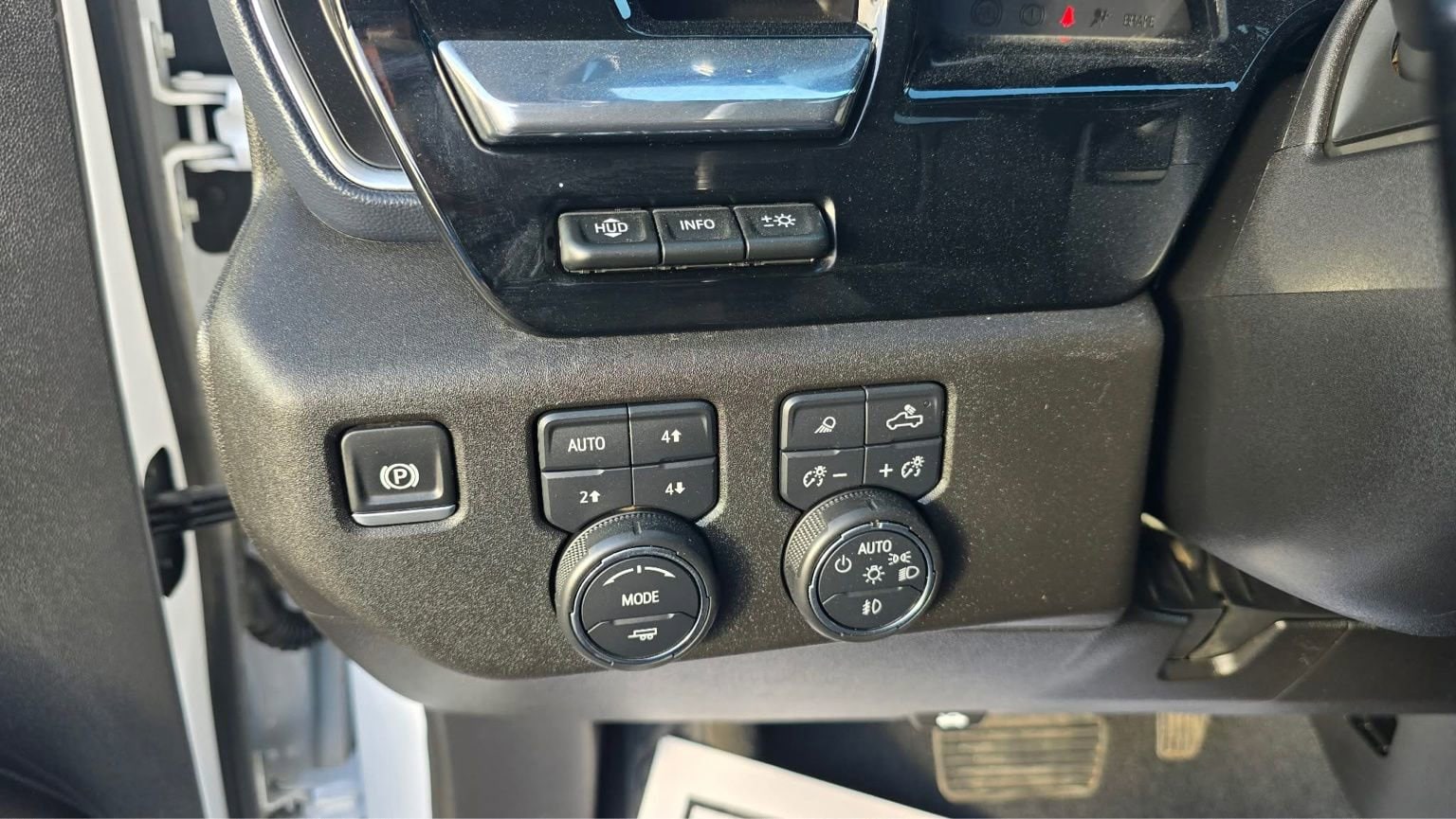 2024 Chevrolet Silverado 3500HD High Country - Photo 16