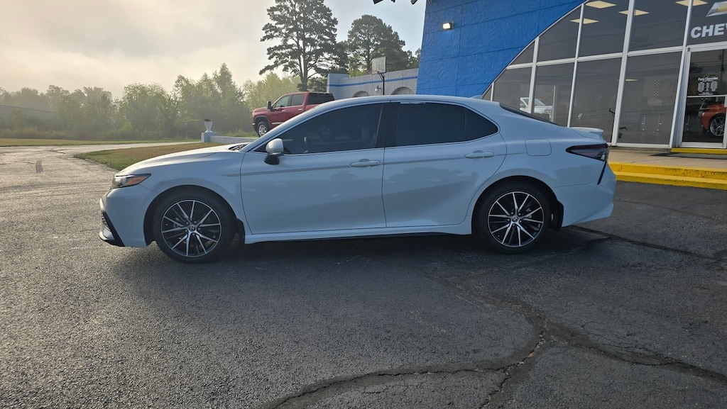 Used 2023 Toyota Camry SE