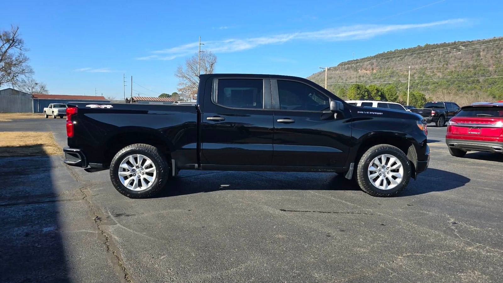 Used 2022 Chevrolet Silverado 1500 Custom with VIN 1GCPDBEK4NZ551589 for sale in Little Rock