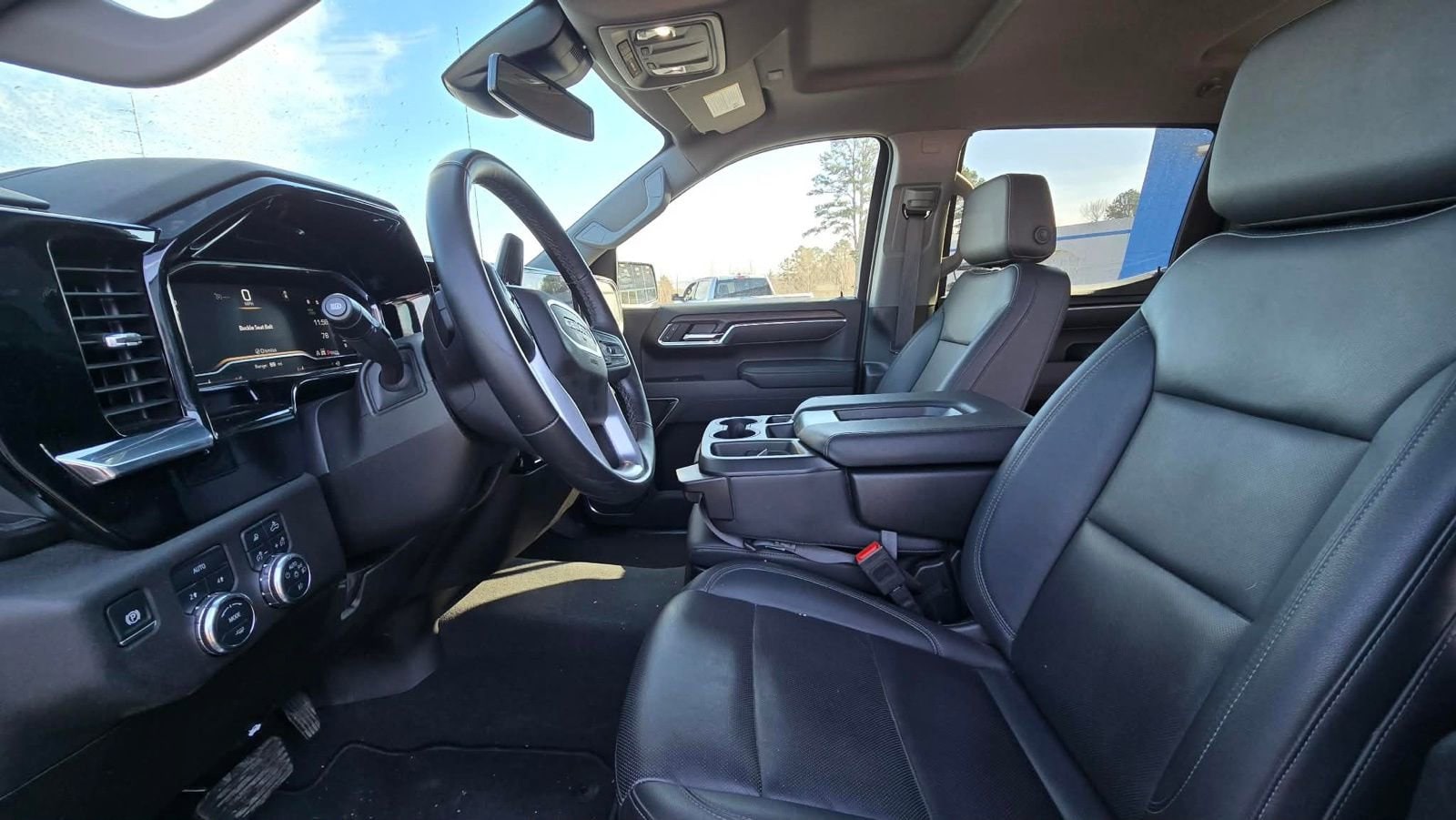 2025 GMC Sierra 1500 SLT - Photo 10
