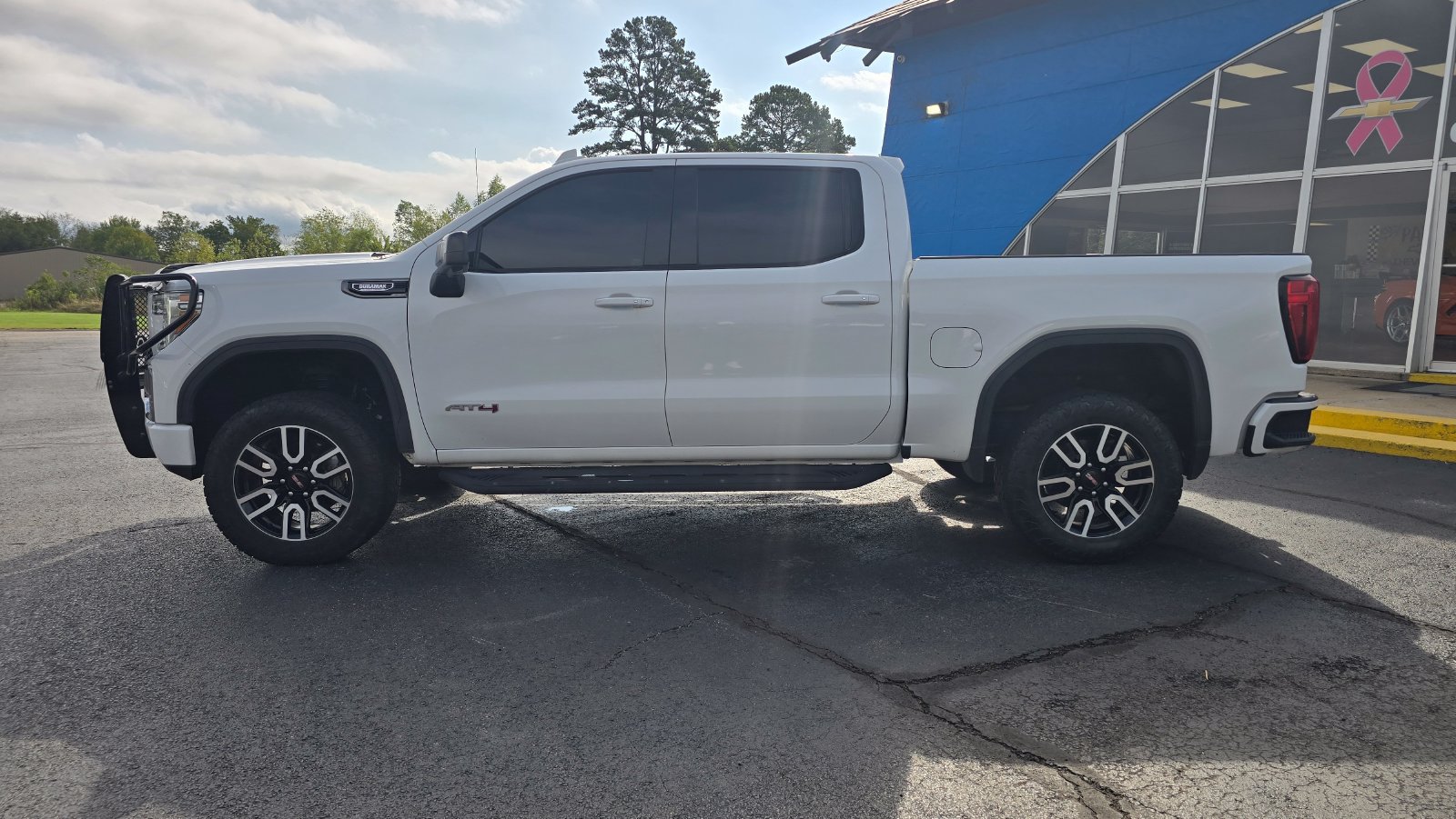 Used 2021 GMC Sierra 1500 AT4 with VIN 1GTU9EET5MZ137461 for sale in Little Rock