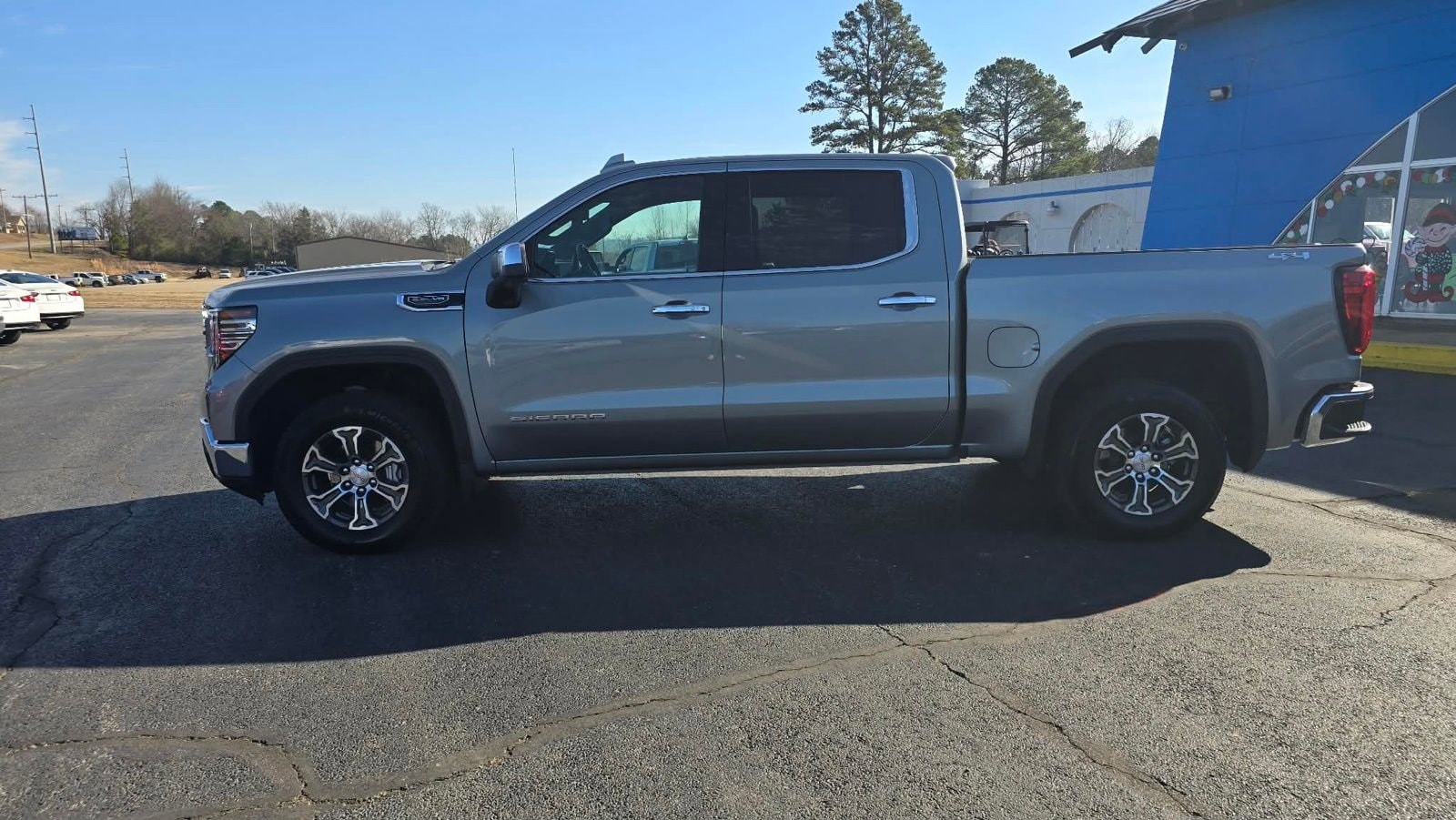 Used 2025 GMC Sierra 1500 SLT with VIN 1GTUUDED7SZ173750 for sale in Little Rock