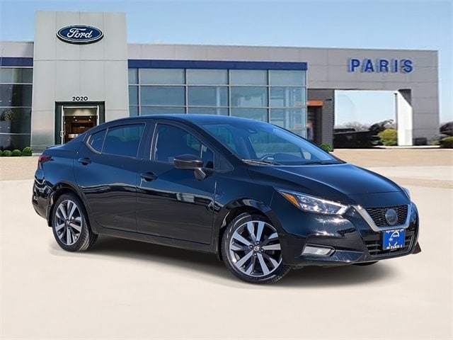 2020 Nissan Versa Sedan SR's photo