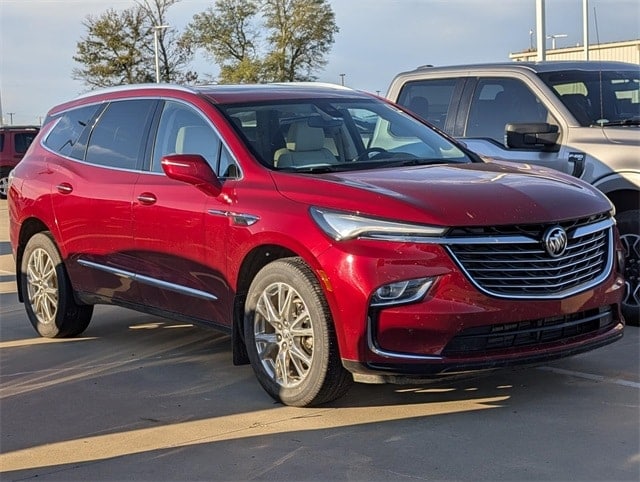 2023 Buick Enclave Essence's photo