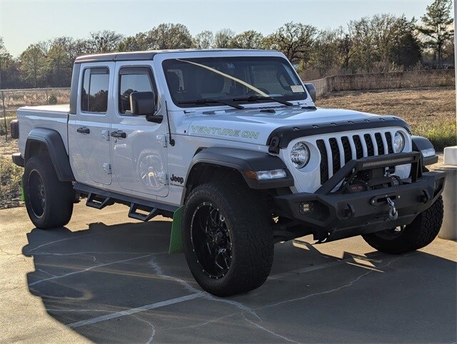 2020 Jeep Gladiator Sport S's photo