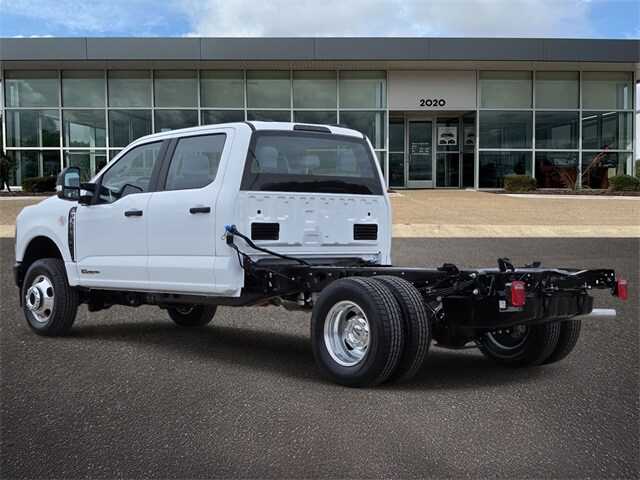 2025 Ford F-350 photo 3