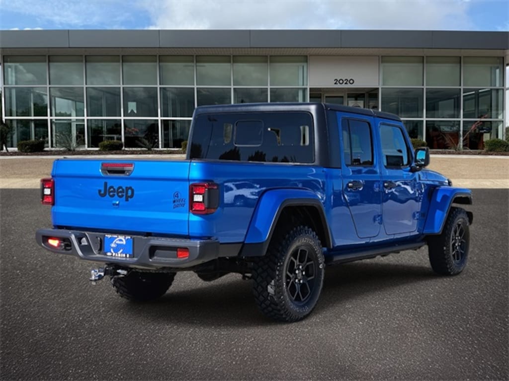Used 2024 Jeep Gladiator Willys Truck