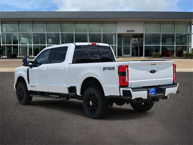 2025 Ford F-250 photo 3