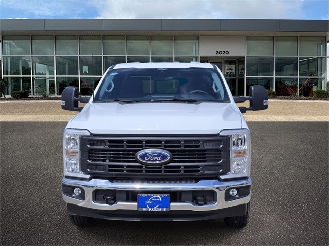 2025 Ford F-250 photo 2