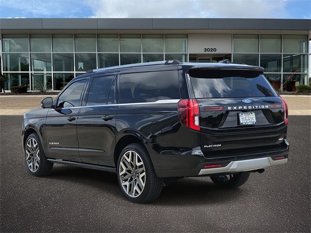 2025 Ford Expedition MAX Platinum photo 2