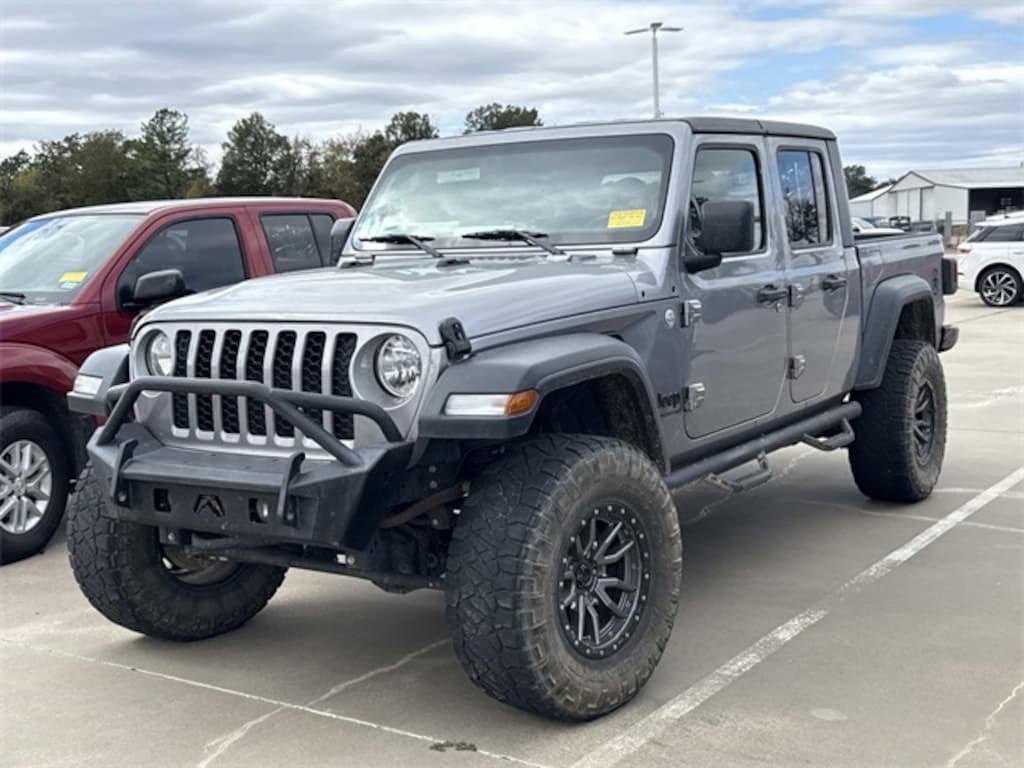 Used 2020 Jeep Gladiator Sport Truck