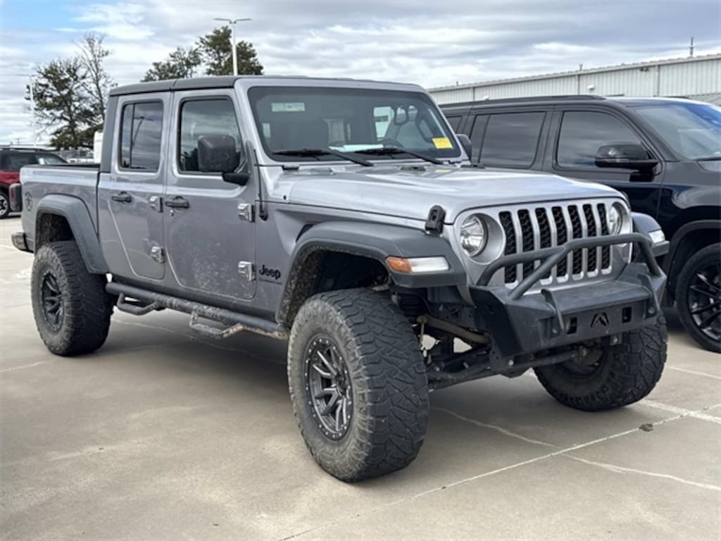 Used 2020 Jeep Gladiator Sport Truck