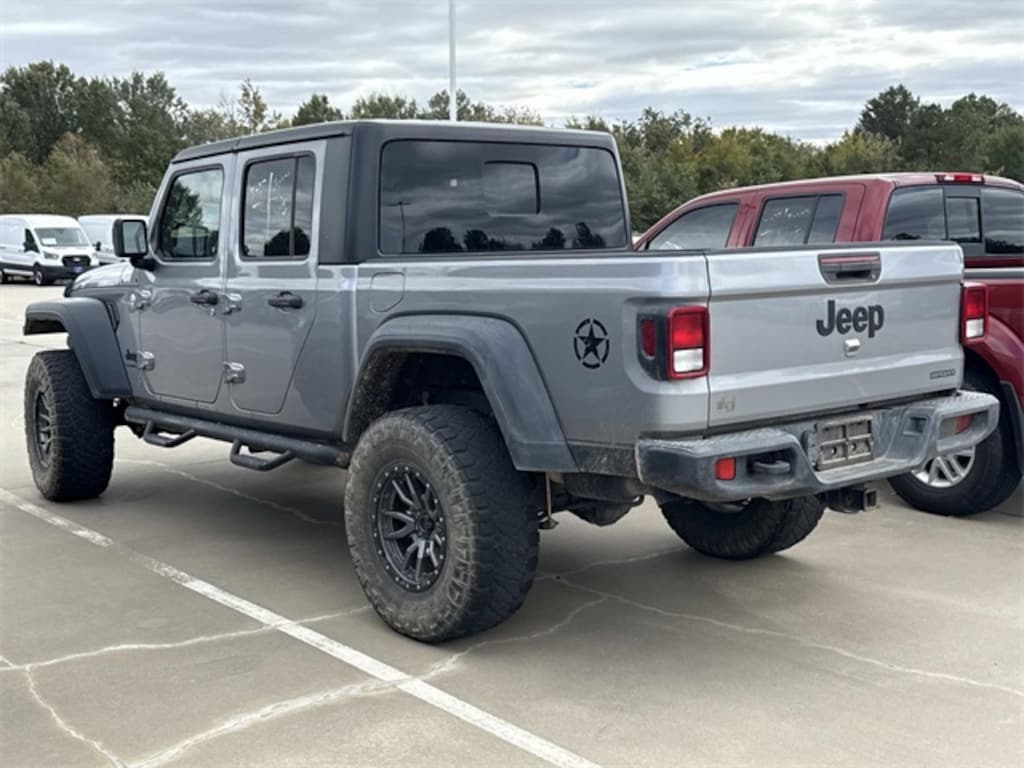 Used 2020 Jeep Gladiator Sport Truck