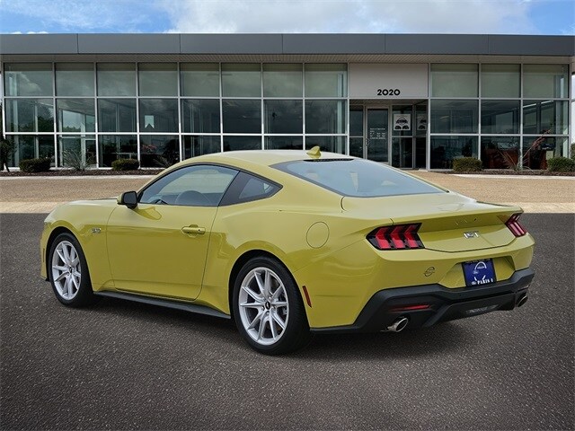 2025 Ford Mustang GT Premium photo 3