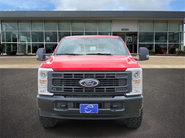 2025 Ford F-250 photo 2
