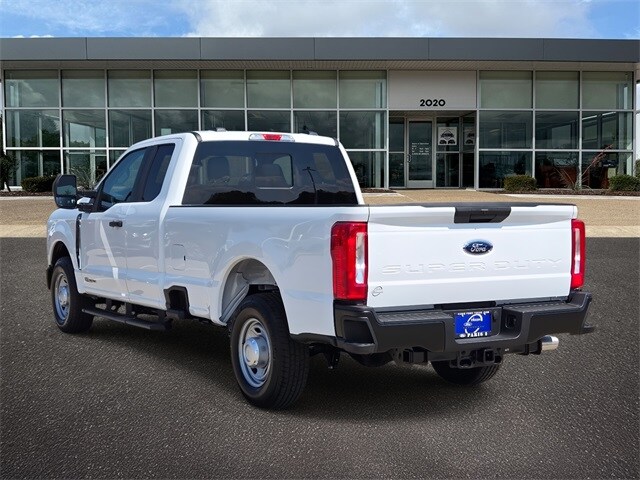 2026 Ford F-250 photo 3