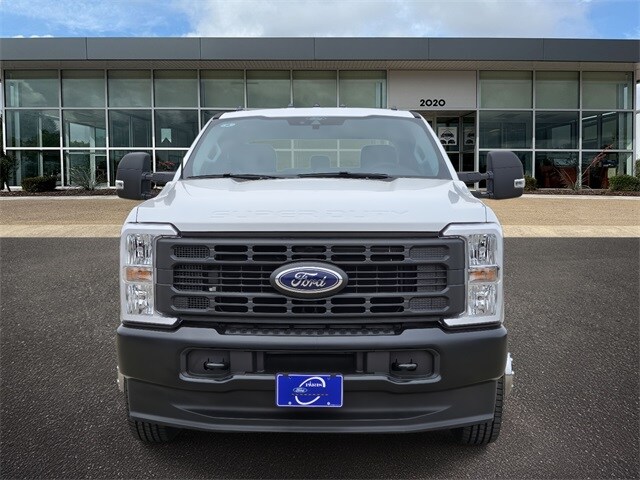 2025 Ford F-350 photo 2
