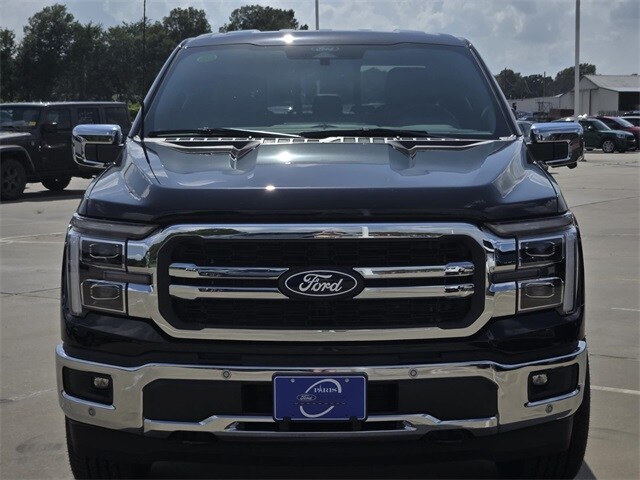 2025 Ford F-150 Lariat photo 2