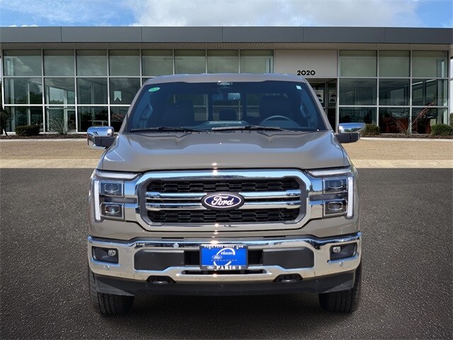 2025 Ford F-150 Lariat photo 2